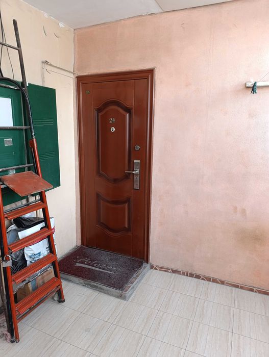 Продам свою квартиру 3-4 8/8,улица Бабура,недорого