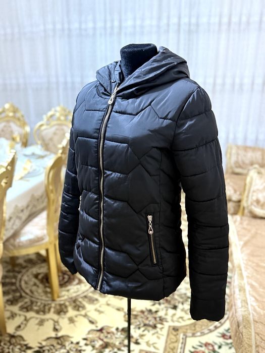 Женская куртка. Размер S.