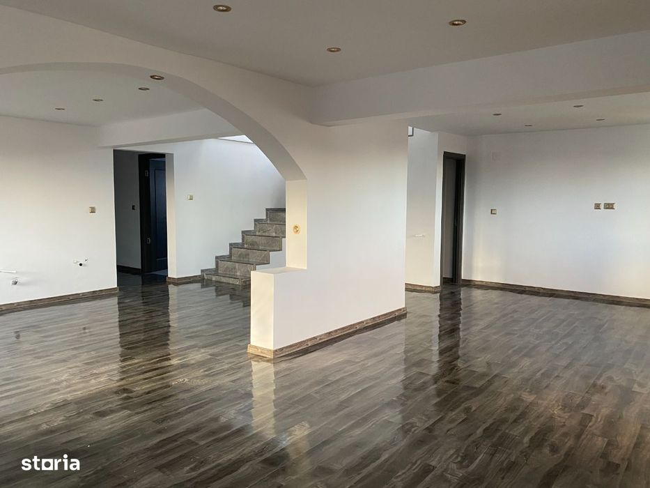 Agentia imobiliara VIGAFON vinde casa 5 camere Dumbrava