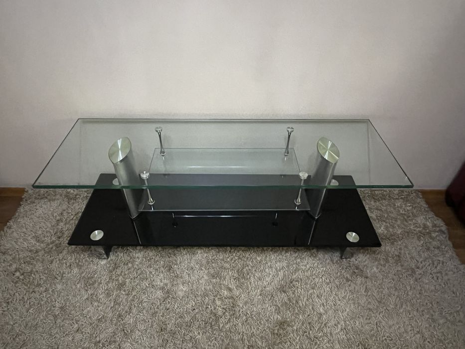 Стеклянный СТОЛ под ТЕЛЕВИЗОР в идеальном состоянии, размер 120*40 см