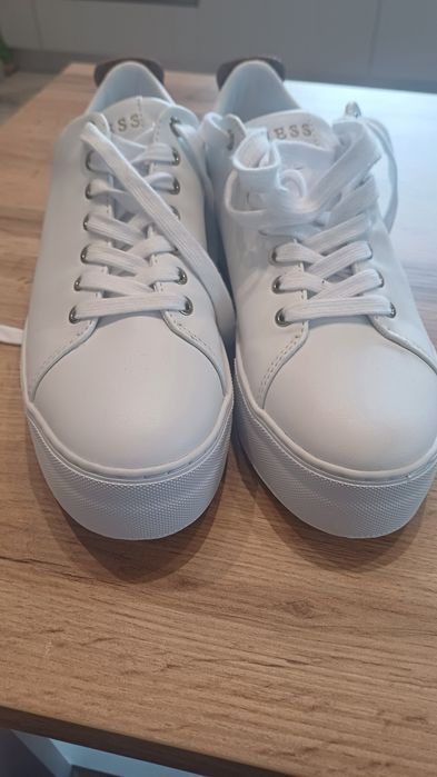 Дамски обувки GUESS 39 номер