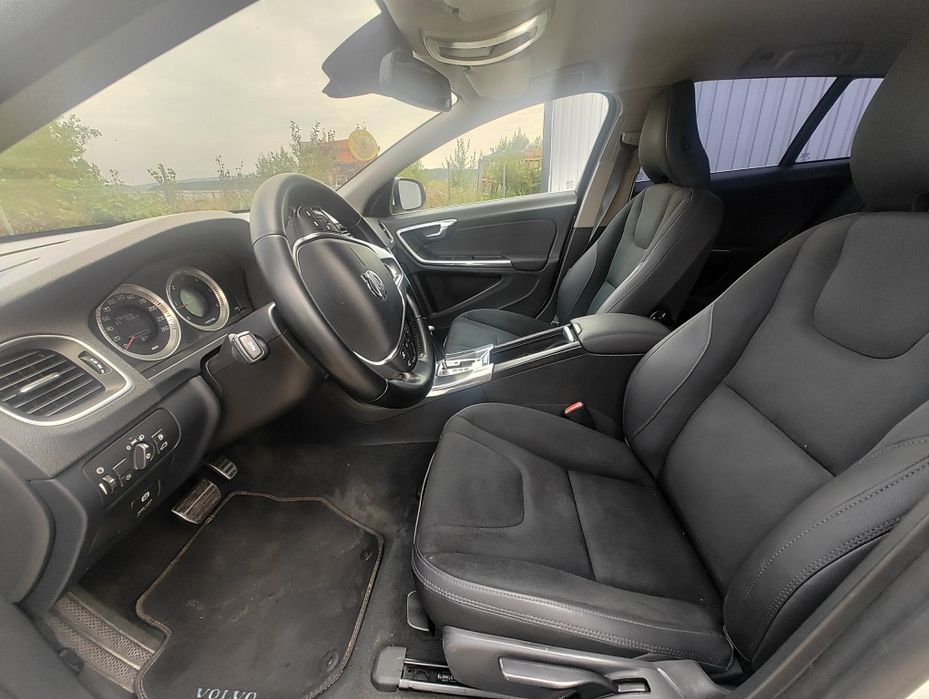 Volvo V60 D3 2.0 Diesel 5 pistoane