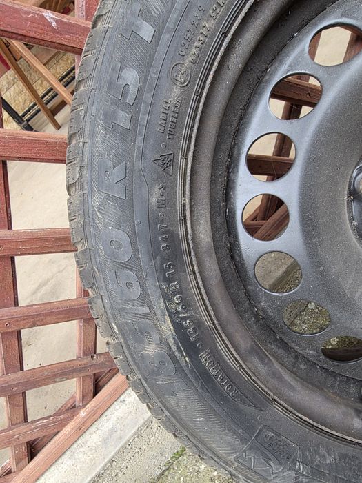 Jenti + anvelope de iarna r15 Opel