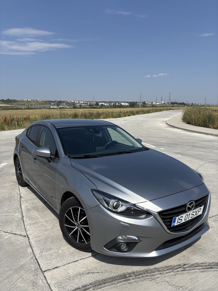 Mazda 3 [2015] 1.5 benzină - pachet Attraction / 2 seturi de jante