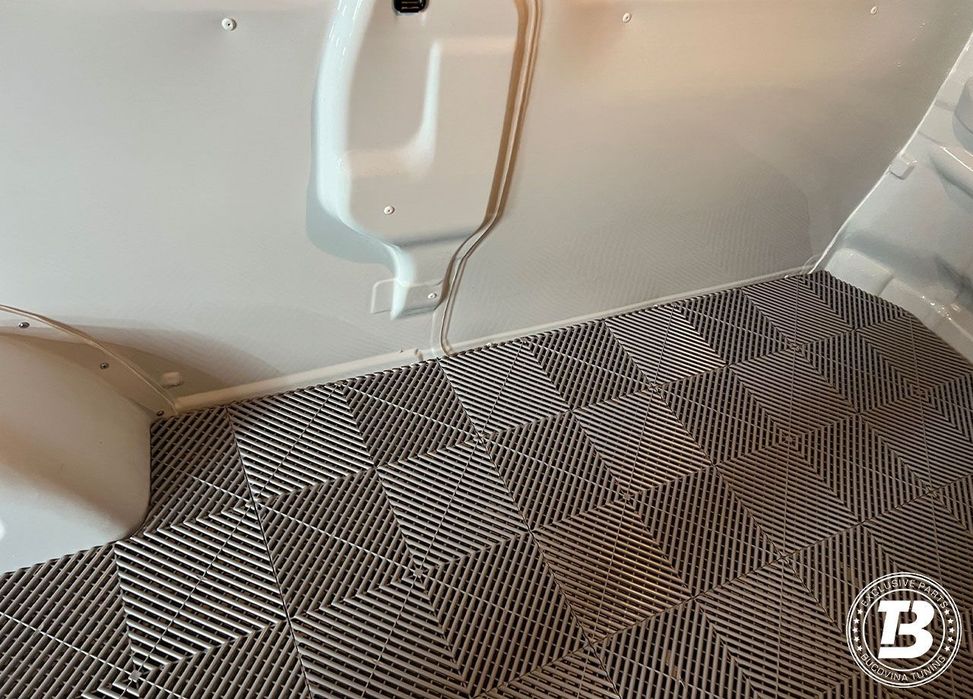 Pardoseala Modulara pentru Garaj si Ateliere Detailing Masina Frigorifica