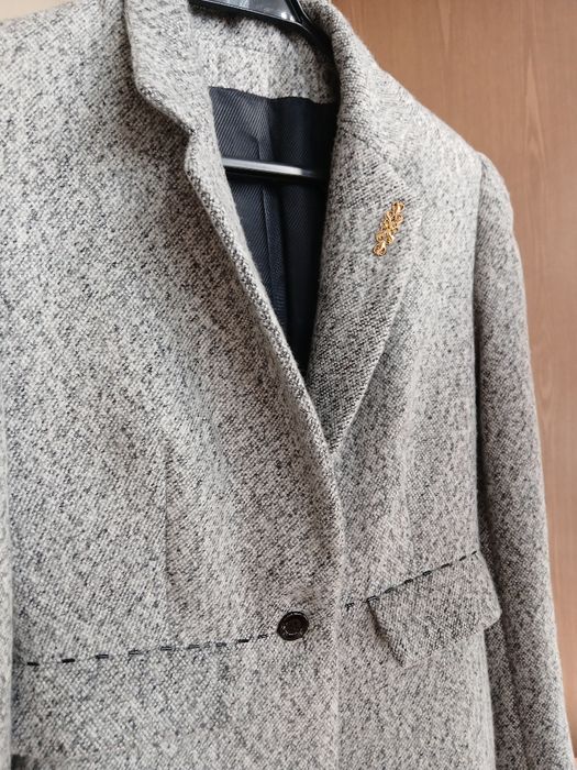 Жакет из ткани букле.размер 38-40.Для стройных ,изящных девушек.