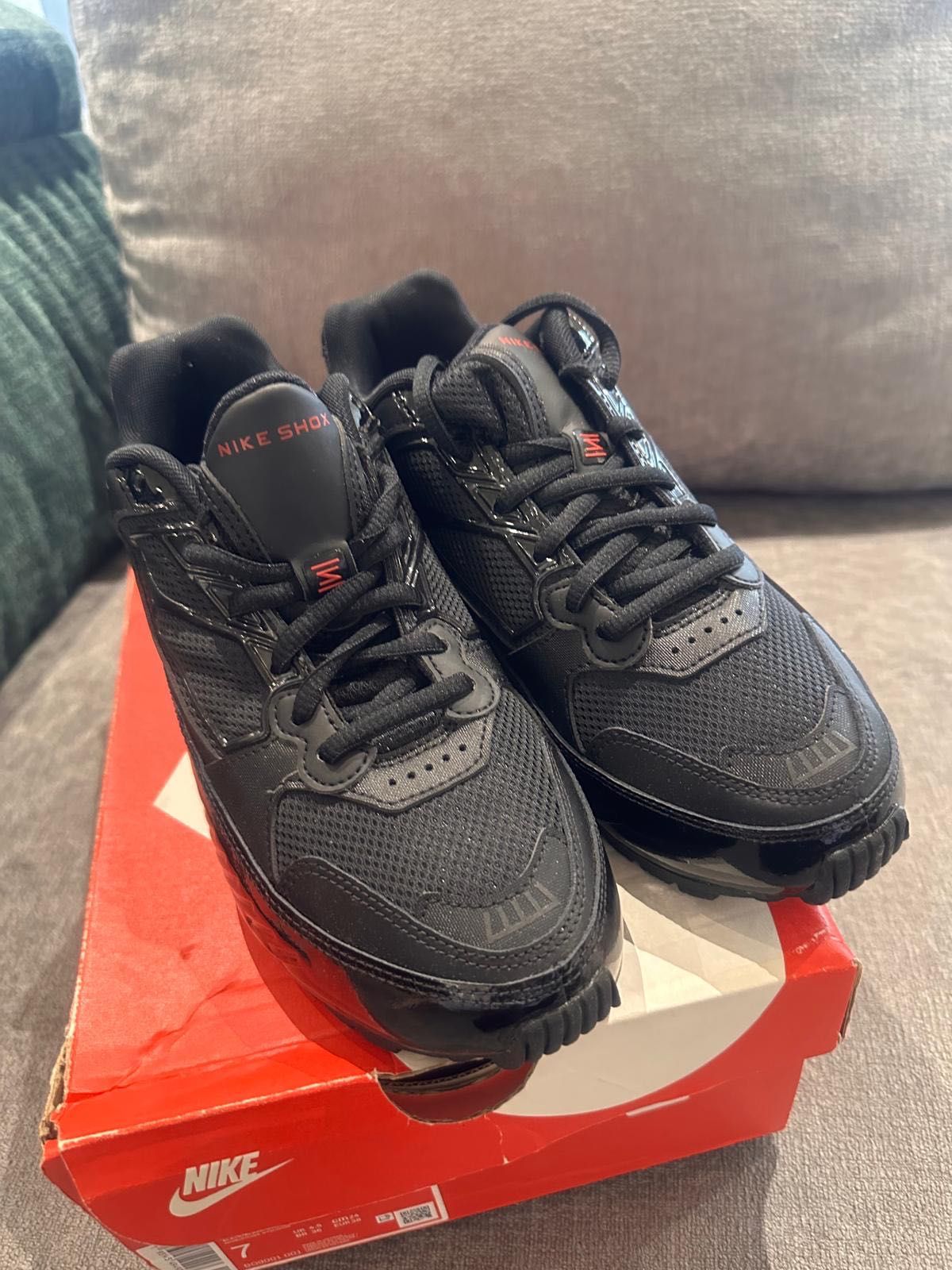 Маратонки nike нови