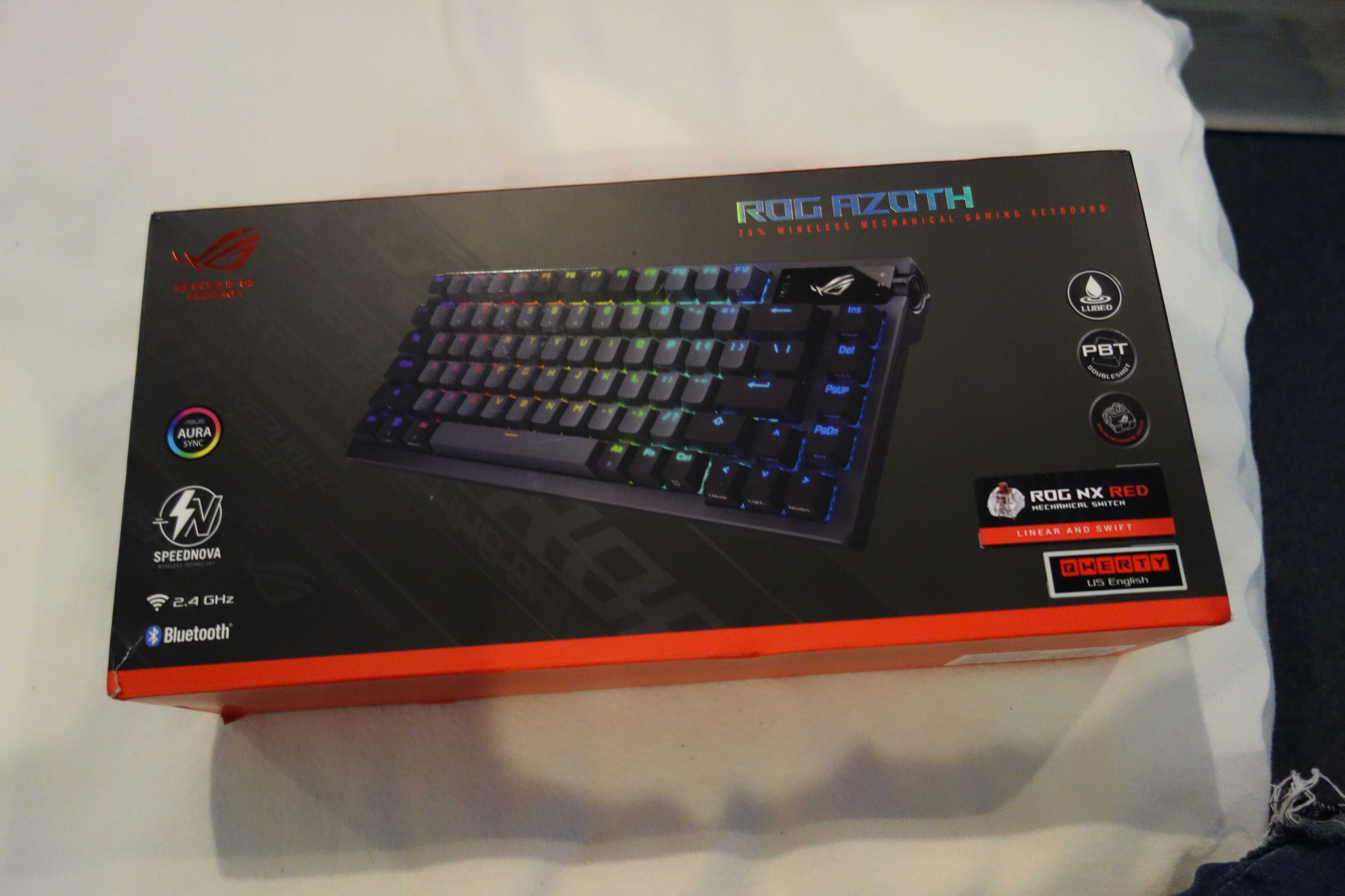 Продавам ROG Azoth механична геймърска клавиетура