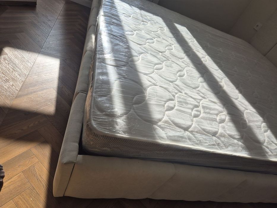 Матрас новый 200х180