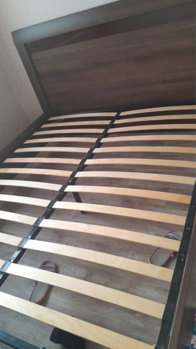 Продам кровать (без матраса)