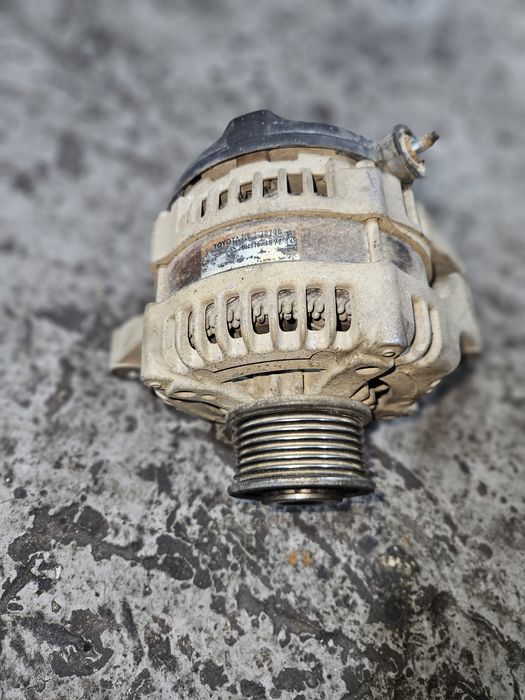 Alternator Toyota  2016 hilux cruiser 2706-30220