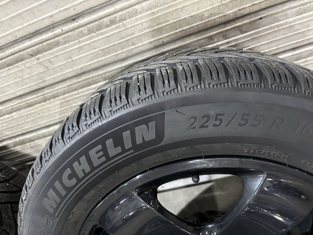 4бр оригинални 16ки Мерцедес Е клас ет42 7,5ж с зимни гуми Michelin