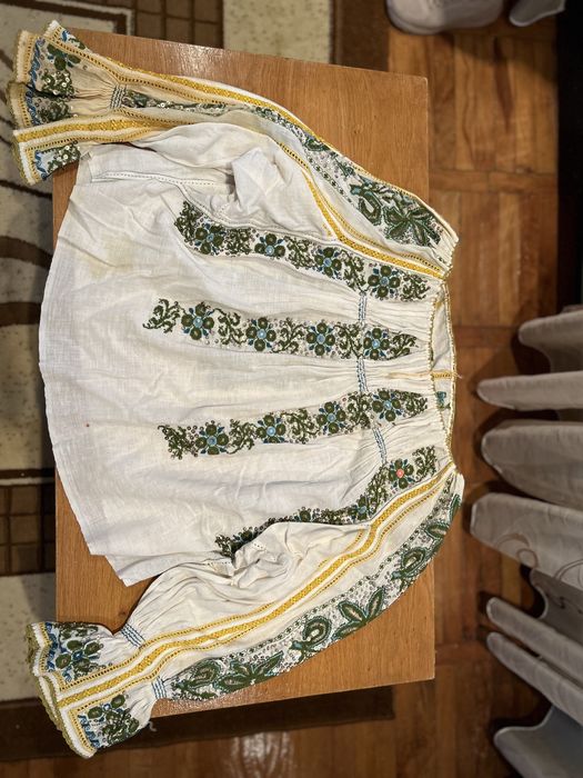 Costum popular autentic CU FIR DE ARGINT