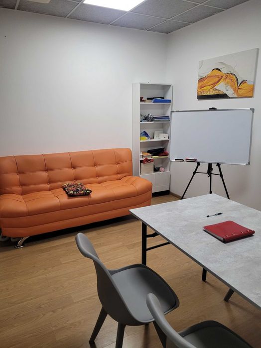 Сдам студию  под танцы  иогу ,тренировки и обучения