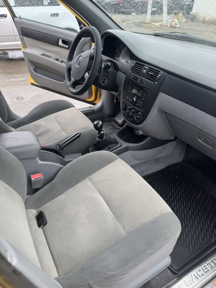 Daewoo Gentra сотилади