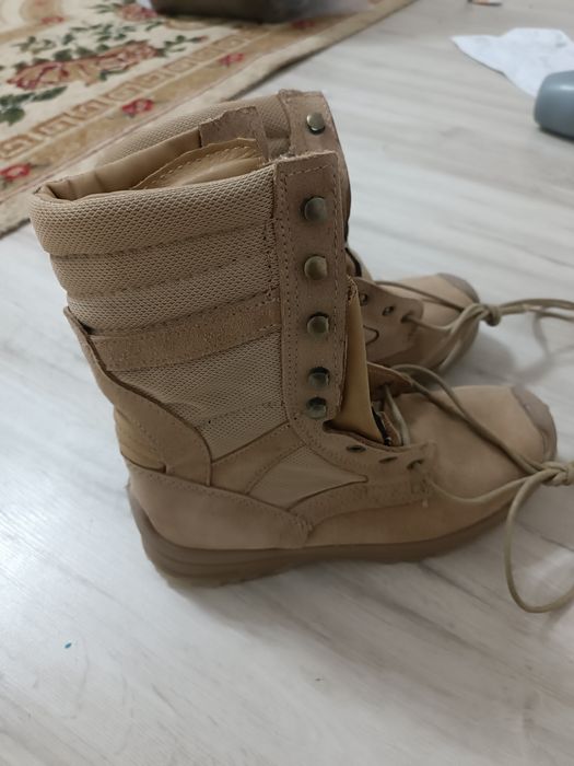 Продам берцы летние новые.