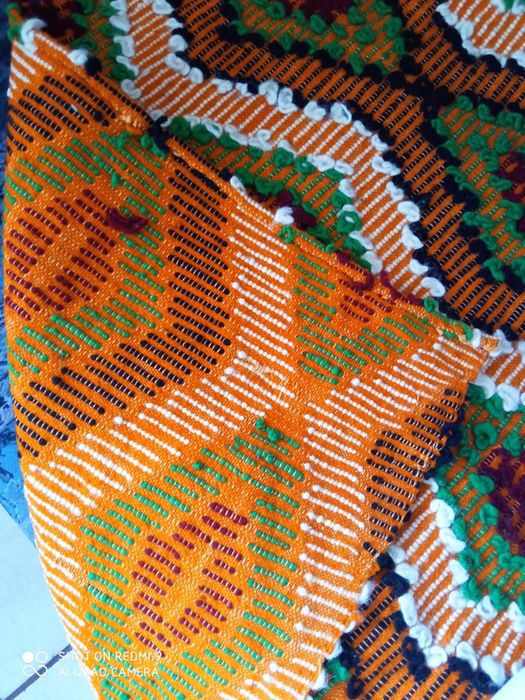 Vând.conerturi.tesute.manual