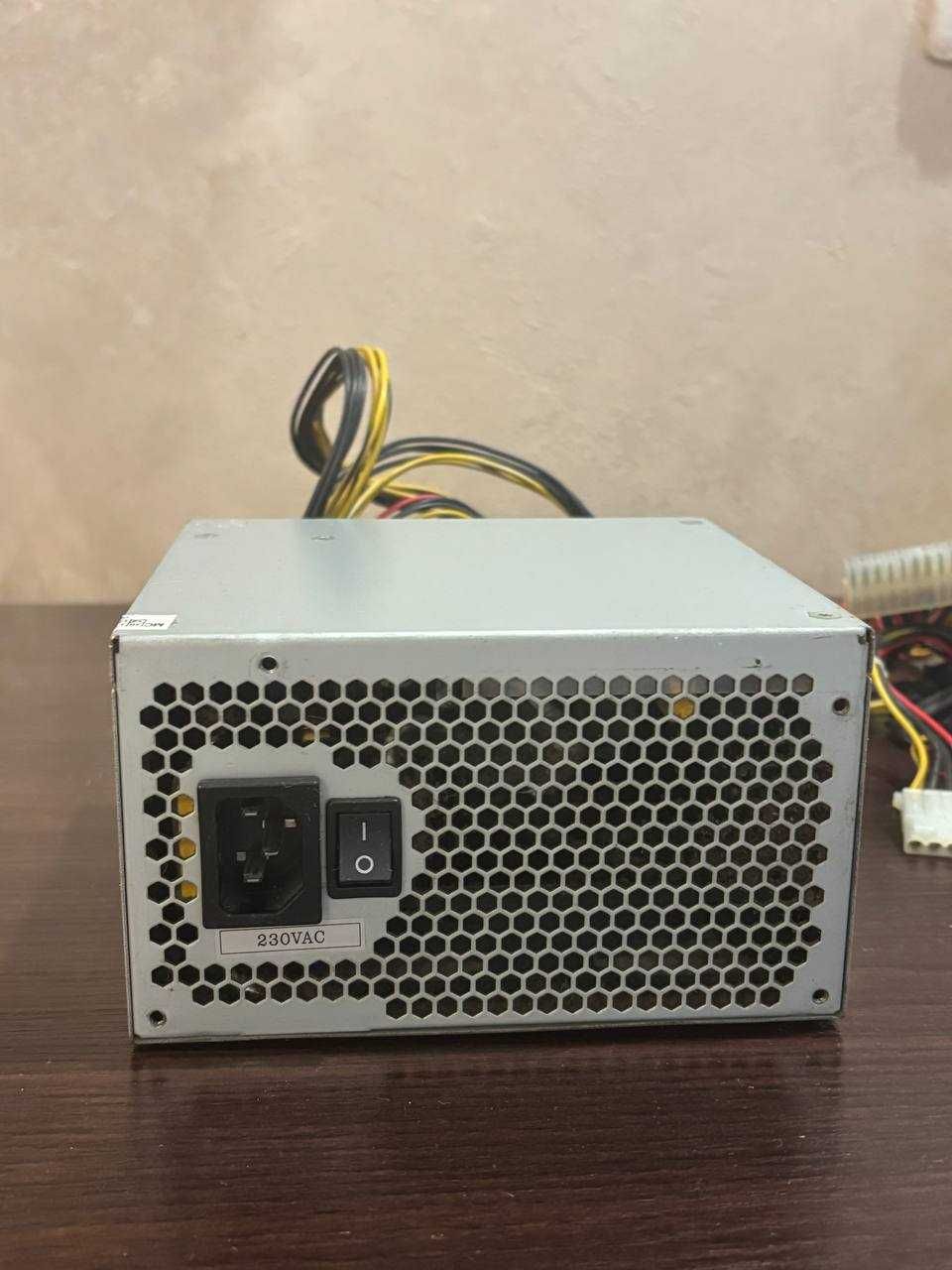 i7 3770,  x2 Kingston KVR16N11/8WP DDR 3 8GB,  ga-b75m-d3h, fsp 600pnr