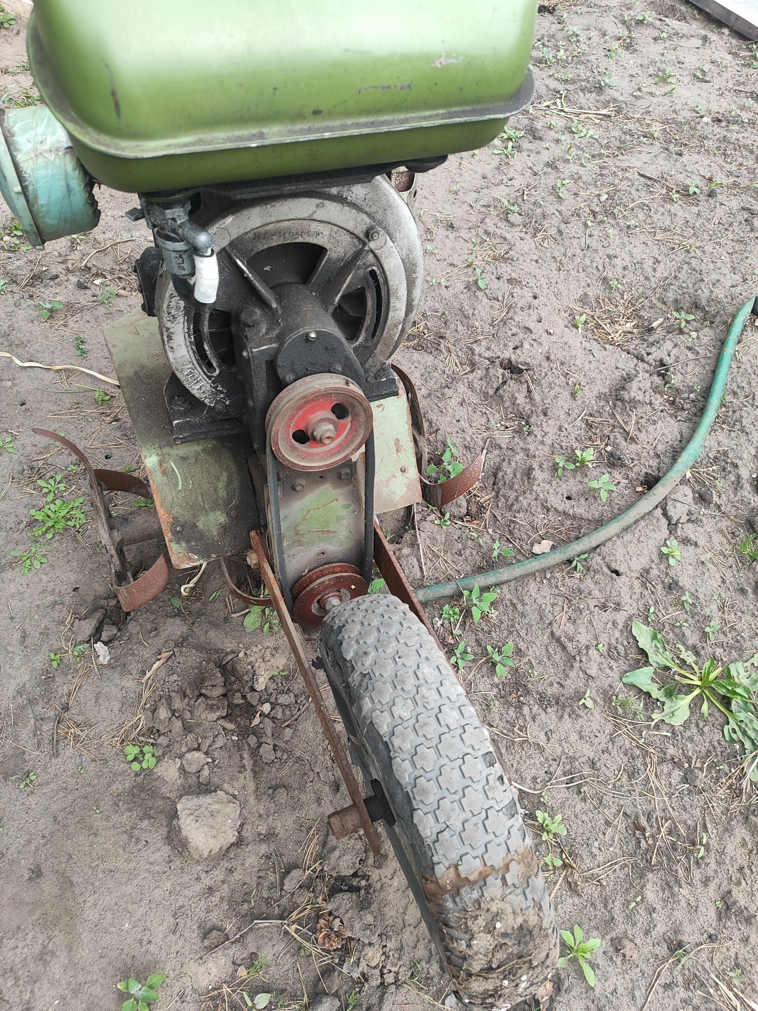 Продам мотоблок для вспашки