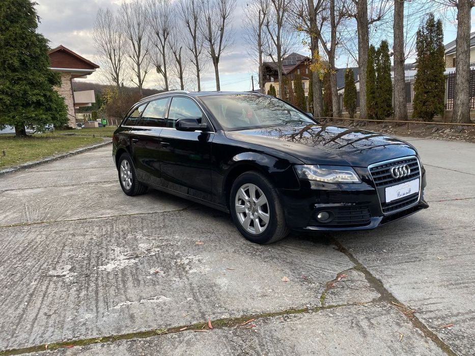 Vând Audi A4 2010
