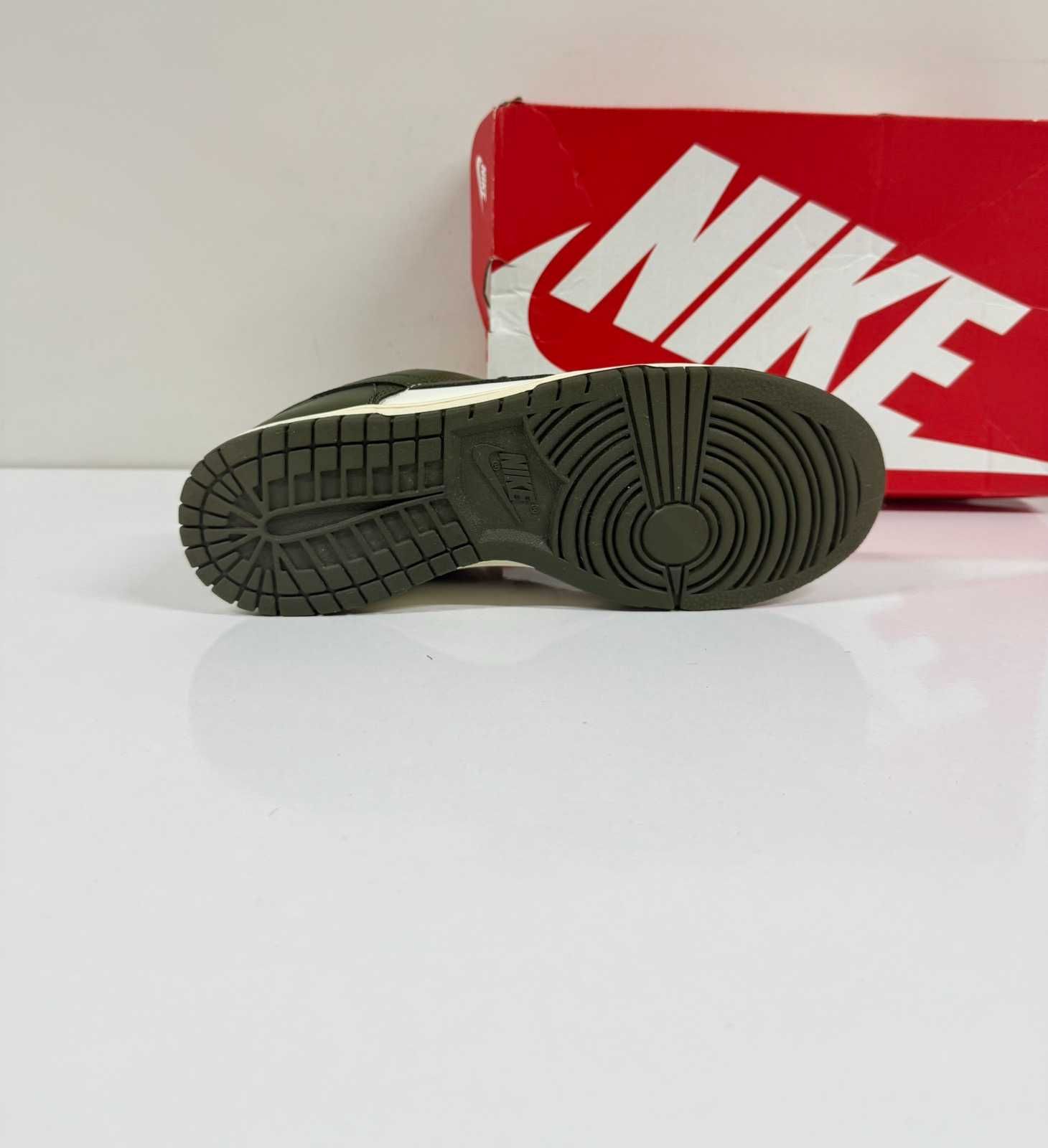 Nike Dunk Low Retro Pale Ivory