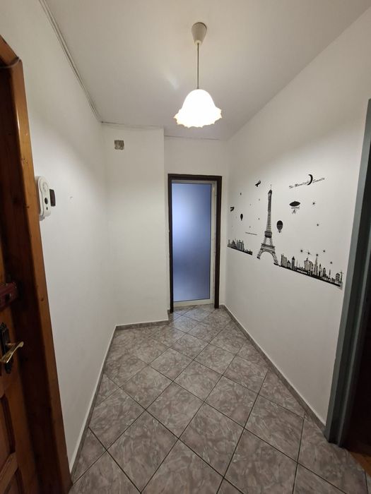 Închiriez apartament în Tătărași