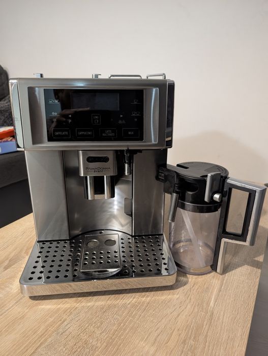 Espressor/Expresor Delonghi Primadona Avant 6700