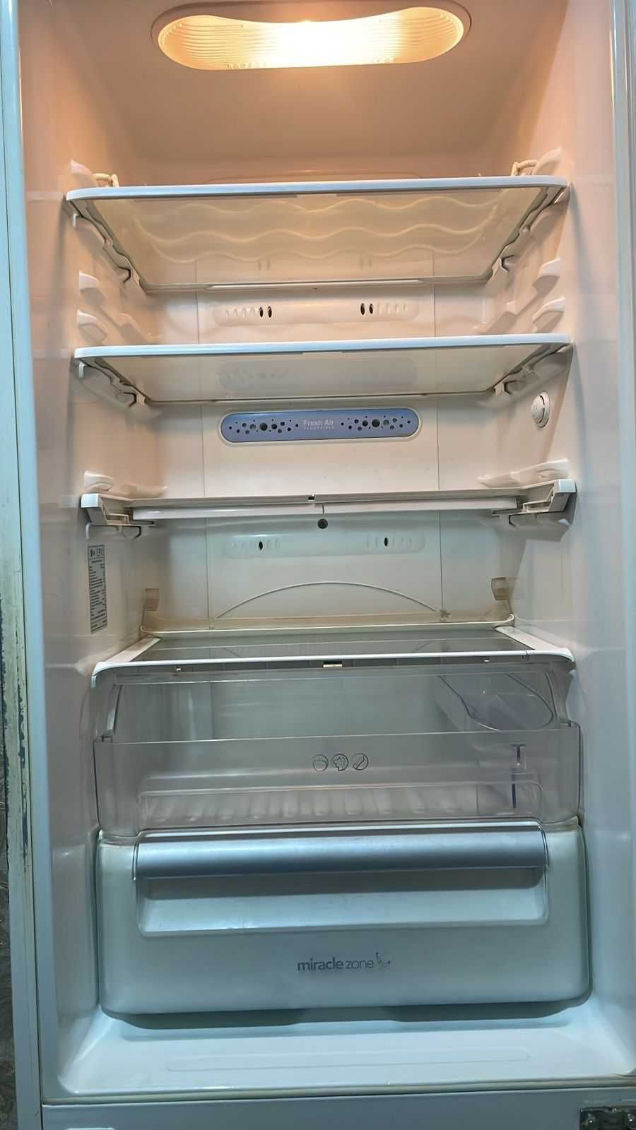 Продам холодильник фирмы LG в отличном состоянии!