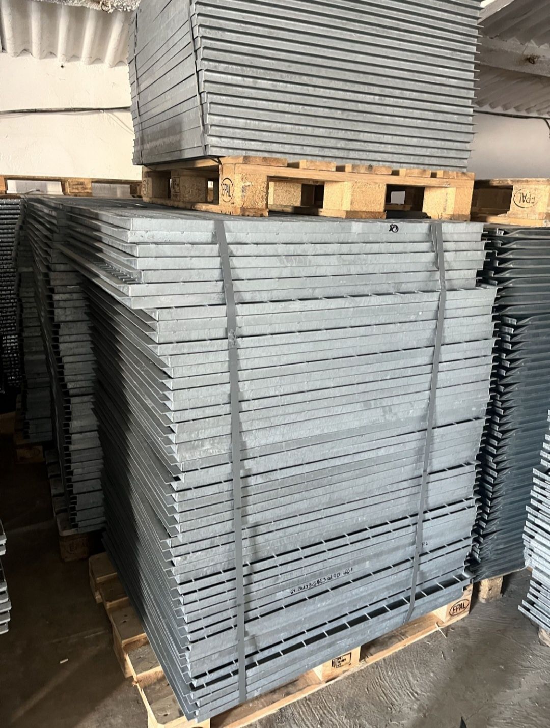 Grătare metalice galvanizate