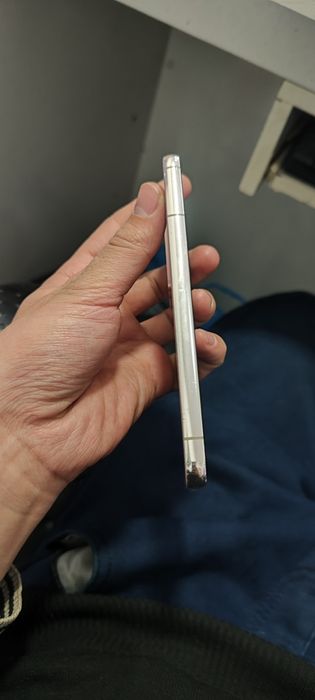 Samsung S22.  Juda arzon