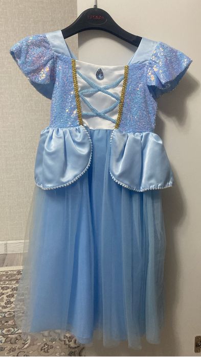 Продам детский платья на новый год