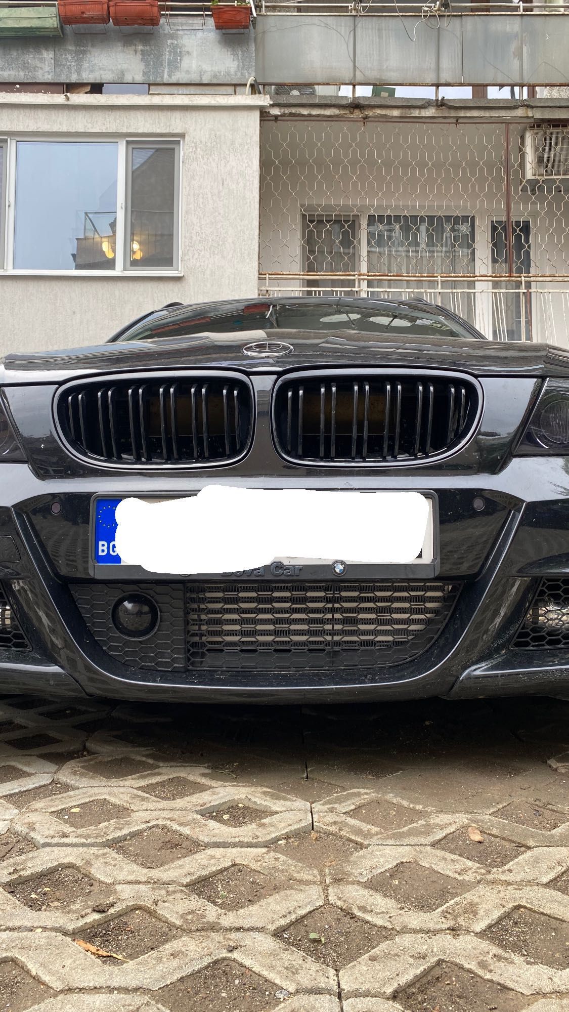 Решетка за M tech броня на e90/1 lci с козметичен distronic