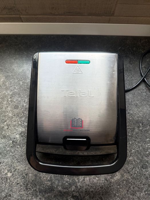 Sandwich maker multifuncţional 700 W,  negru /argintiu