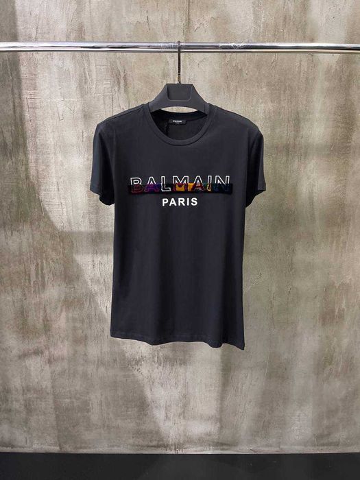 Оригинална тениска Balmain Paris – черна с цветно лого, размер  XL