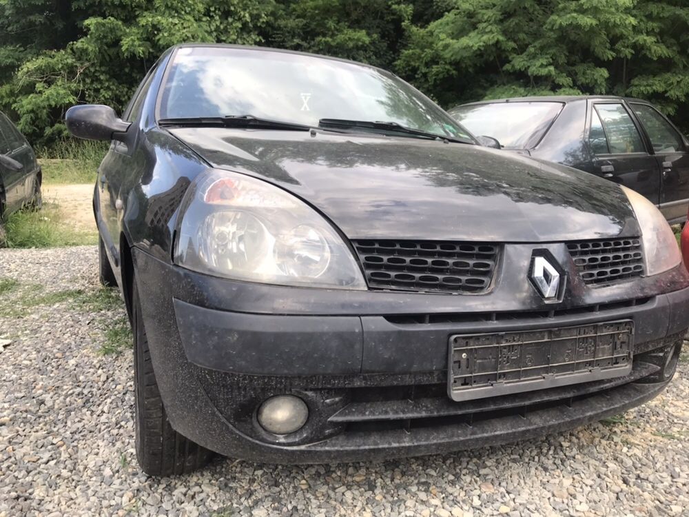 Renault Clio 1.5dci 2004 На Части