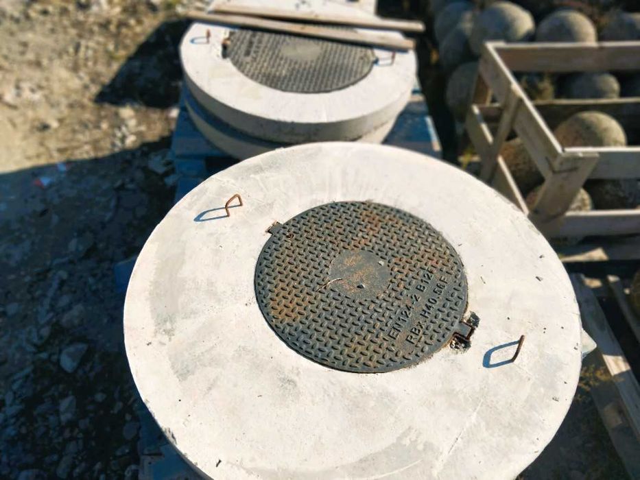 Capace camin diferite marimi cu rama de fonta de 12.5 -25 si 40 Tone