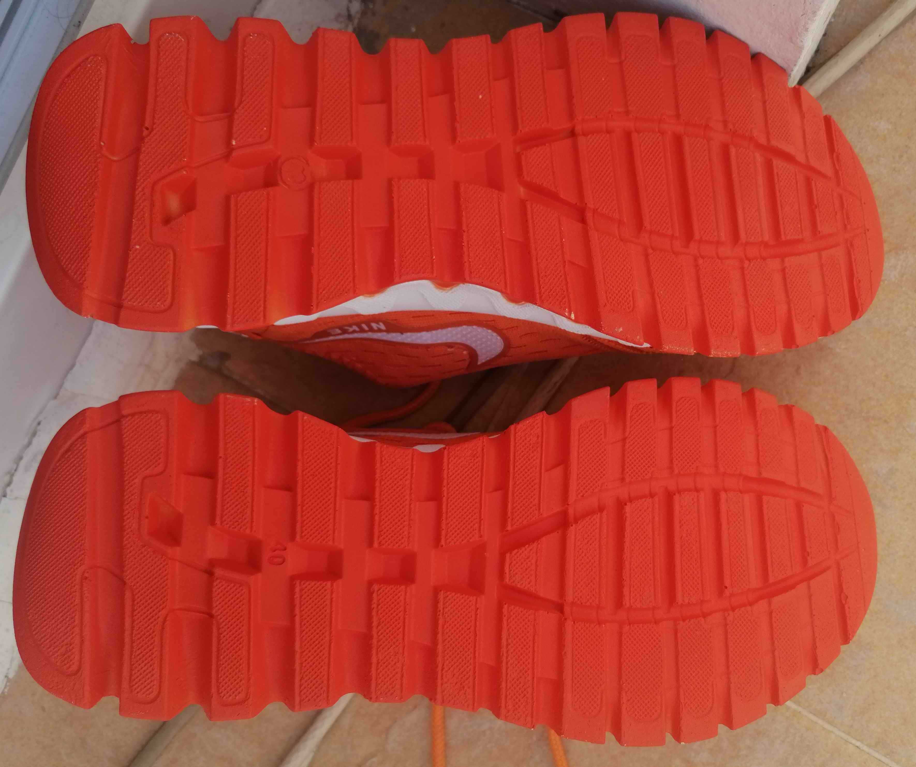 Нови маратонки NIKE
