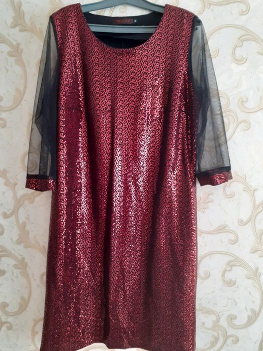 Продам красивое платье 48-50 размер