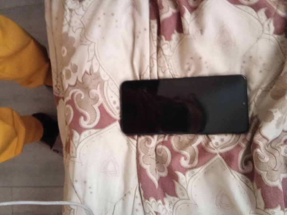 Продам телефон huawei