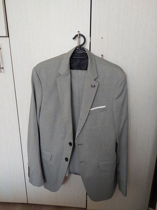 Costum Zara bărbați (sacou+pantaloni), ca nou, mărime M