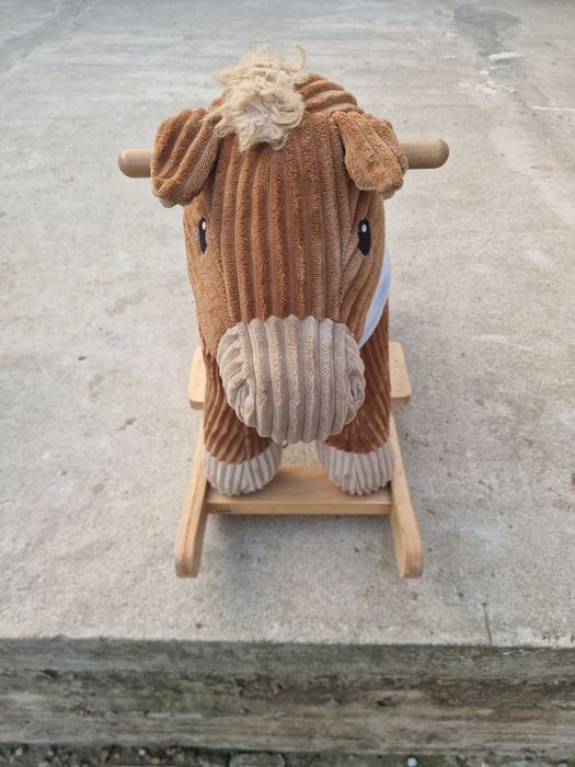 Balansoar cal din lemn