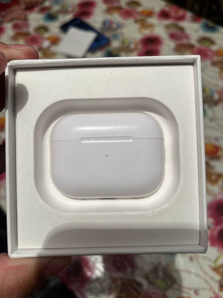AirPods Pro 3 в оригинале
