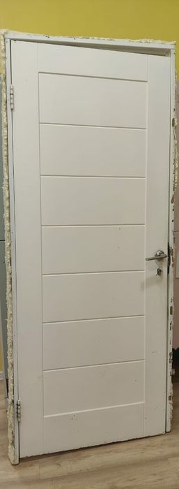 Продам межкомнатную дверь