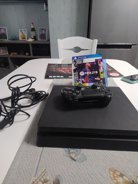 PlayStation 4 и FIFA 21