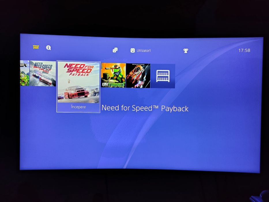 Joc Ps4 pro modat 20 jocuri toate accesoriile.