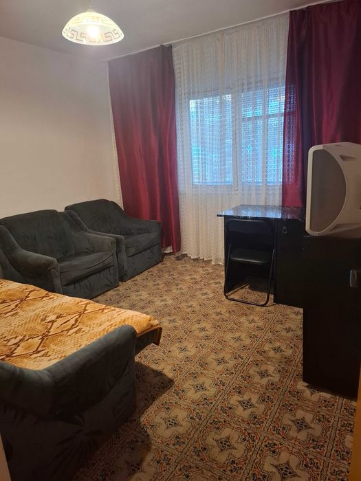 Dau in chirie, ap. 2 cam. decomandat, zona centrala Podgoria, et.1