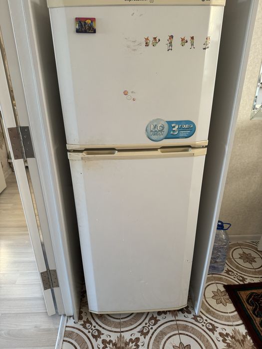 Холодильник LG отлично работает.