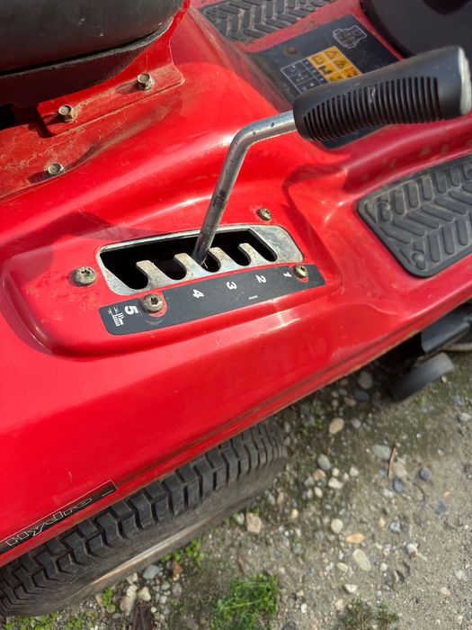 Tractoras de tuns gazon Mtd 18 cp