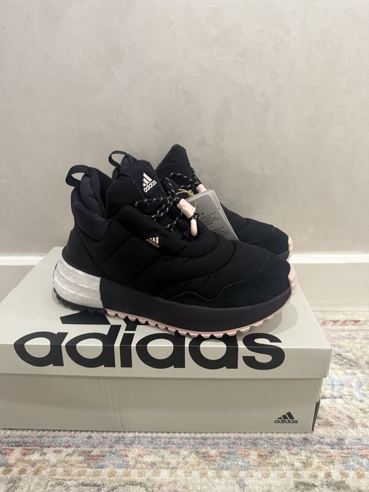 Продам дутики Адидас