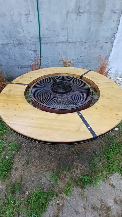 Grătar fier forjar lucrat manual, cu masă și husă